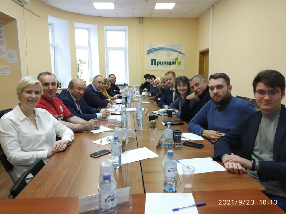 Кандидаты в депутаты Госдумы создали комитет за отмену электронного голосования