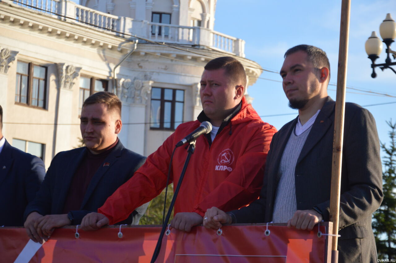 В Хабаровске задержали лидера местного отделения КПРФ