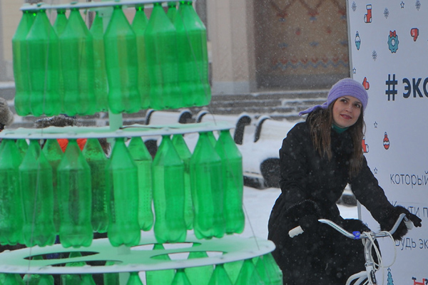 Петербуржцы смогут заработать на сдаче пластиковых бутылок, пакетов и банок