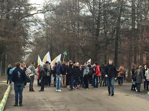 Митинг студентов в защиту Тимирязевки разогнали под угрозой вызова ОМОНа