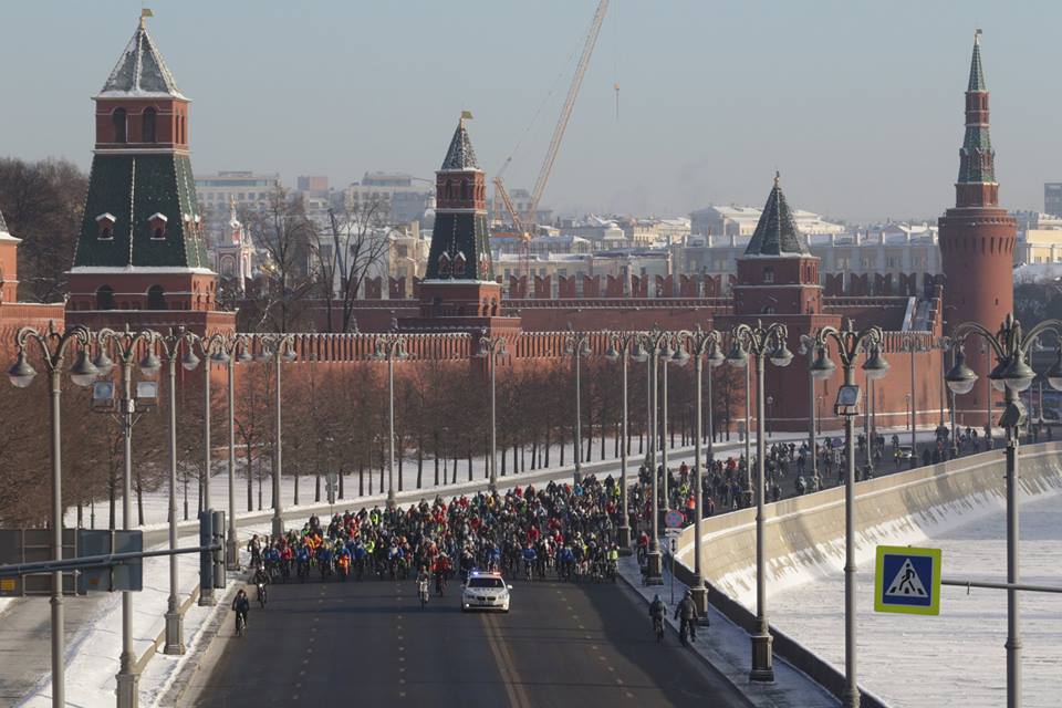 Авто vs вело: парад рассорил водителя с велолюбителем