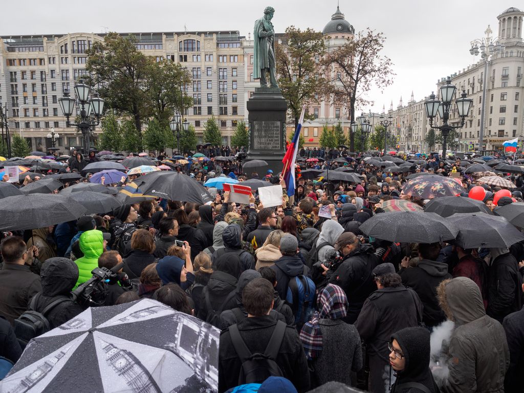 В Москве полиция соблюдала конституцию до глубокой ночи