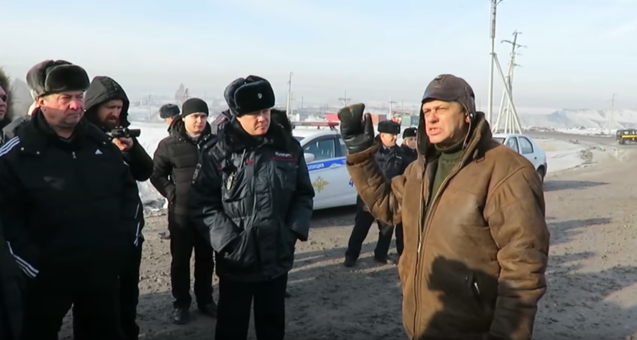 На Кузбассе протестующие блокировали трассу