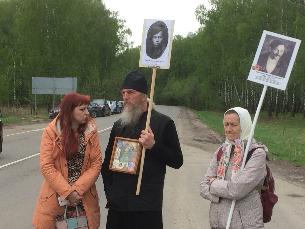 Остановившему мусоровоз священнику грозит арест