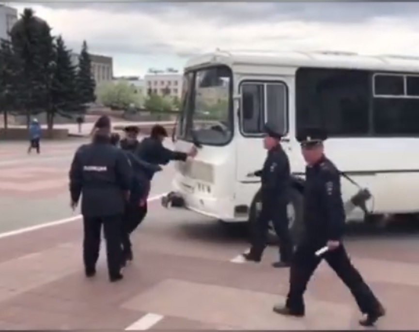 Бурятия. Жесткий разгон протеста против китайских лесорубов