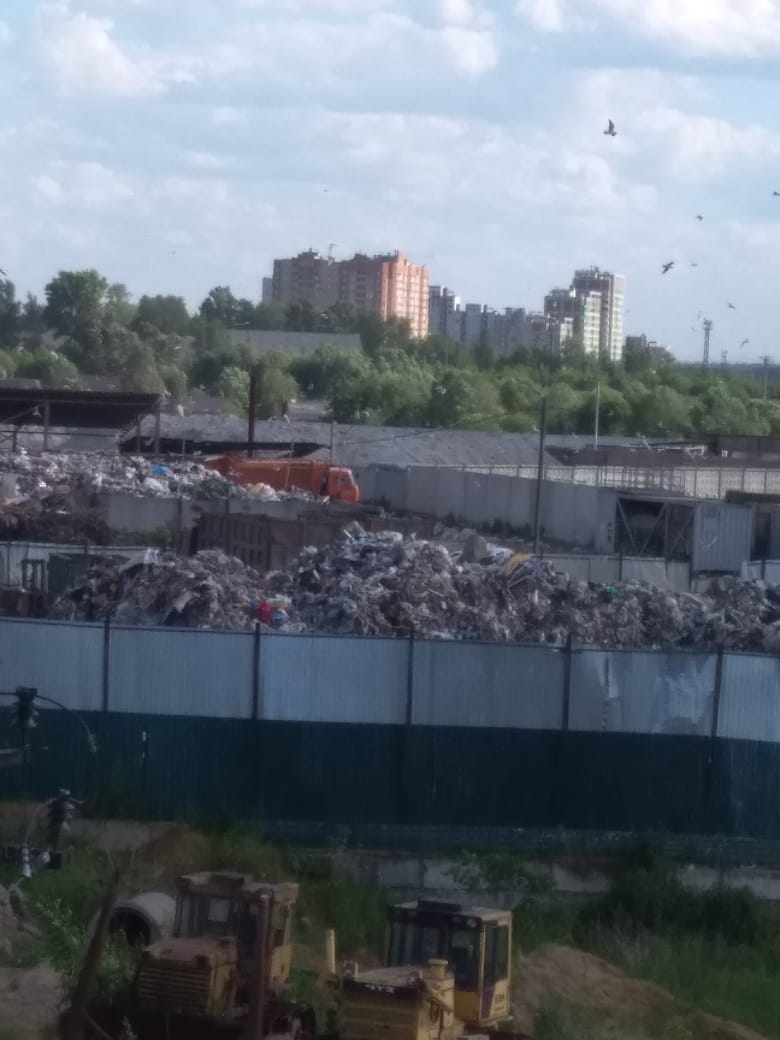 Пока жители Машково задыхаются, чиновники не могут найти свалку в деревне