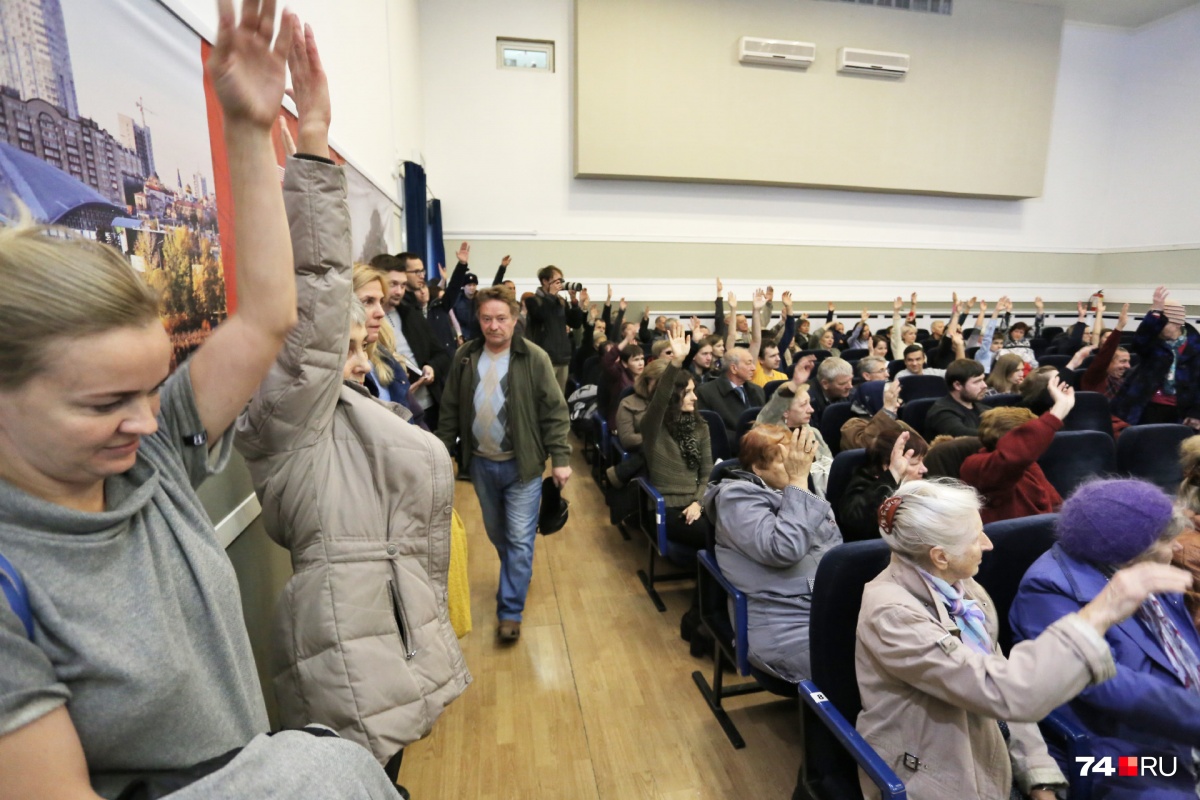 Сотни челябинцев проголосовали против застройки соснового бора