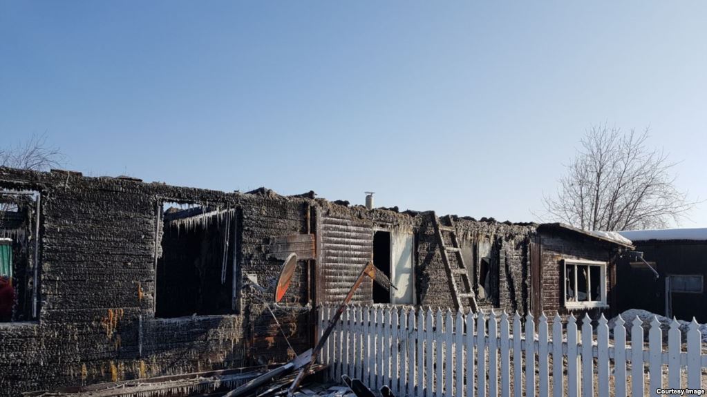В Сибири жгут дома защитников тайги