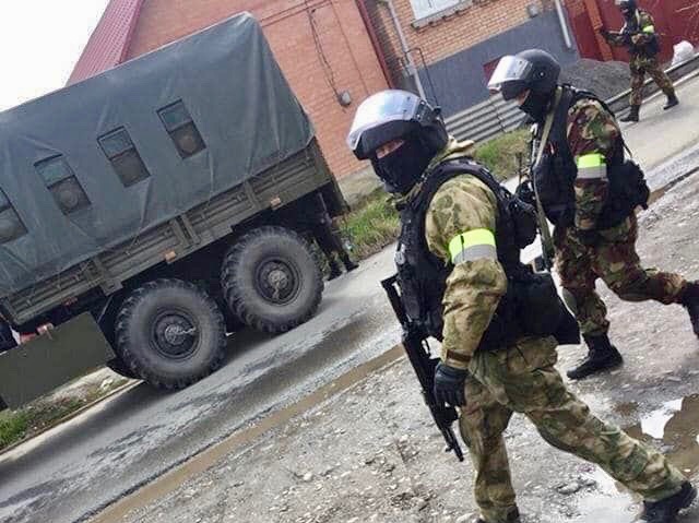 «Вежливо и cпокойно». В преддверии нового митинга силовики изымают законное оружие у ингушей