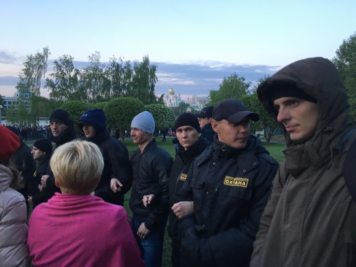 Екатеринбург: сквер vs храм