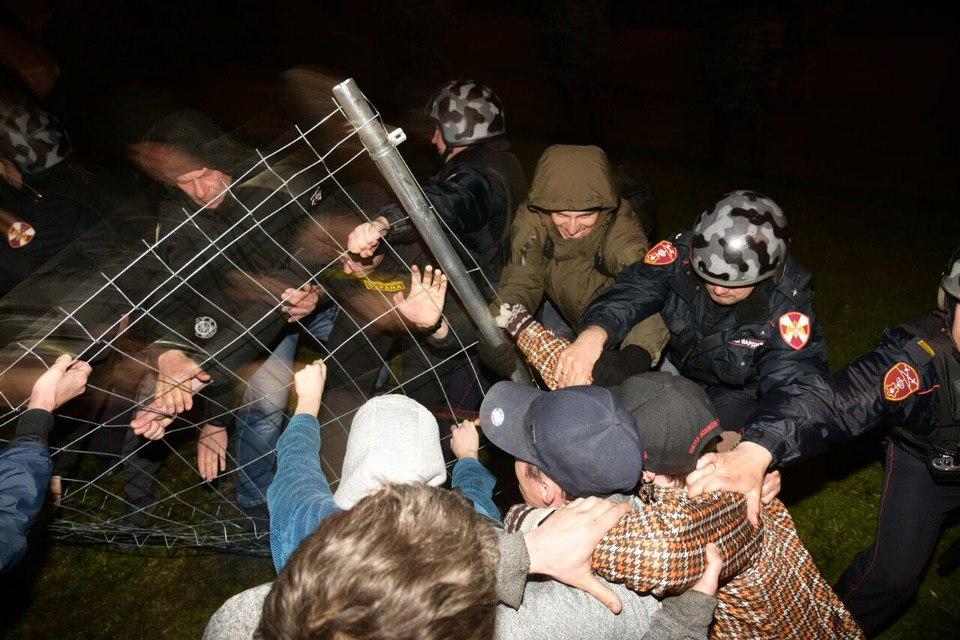 Екатеринбург готовится к третьей битве за сквер