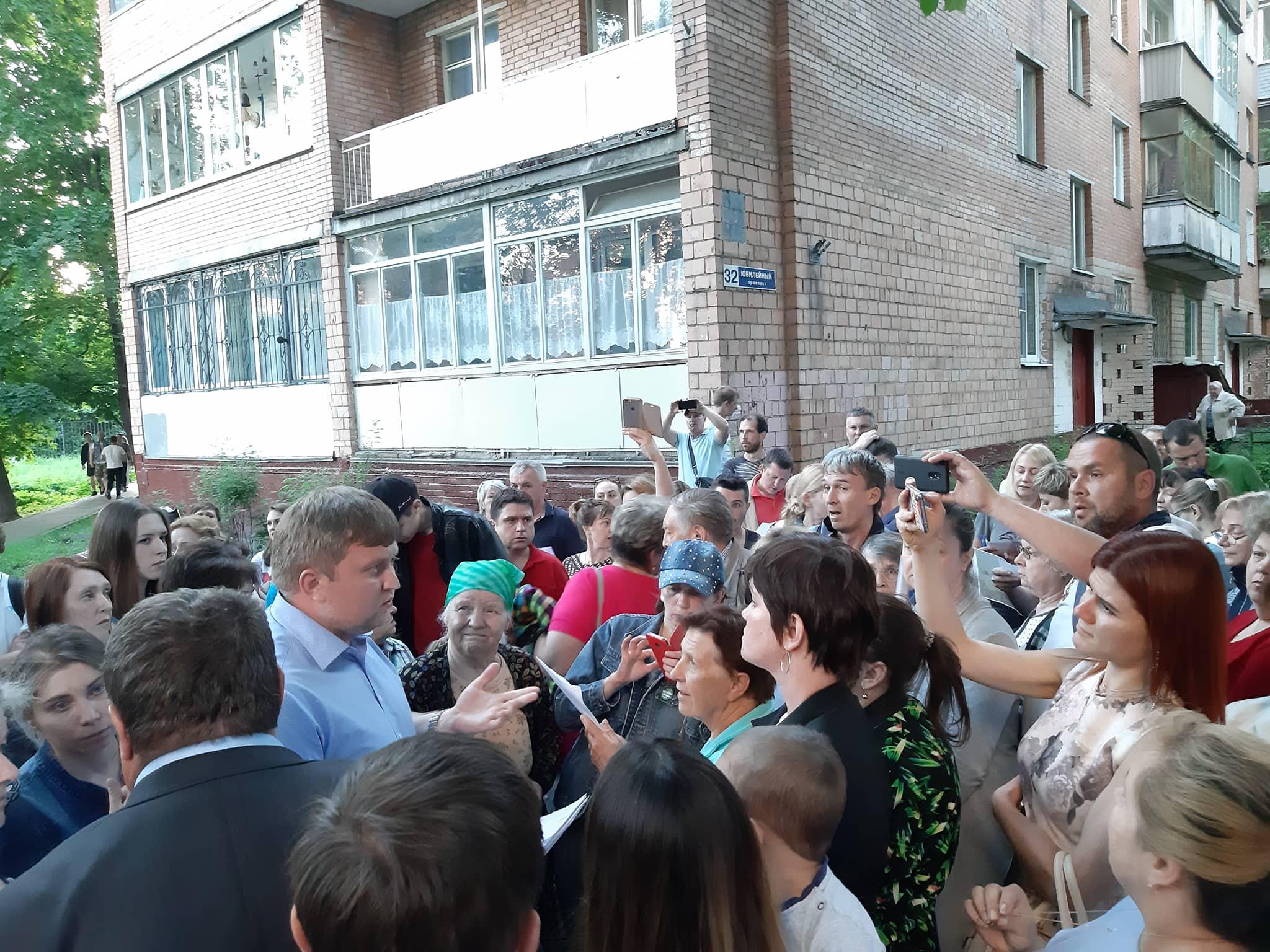 Жители Химок не желают видеть под окнами новый ТЦ