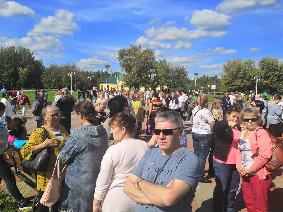 На митинг за закрытие МСЗ № 4 пришли обеспокоенные москвичи и... массовка