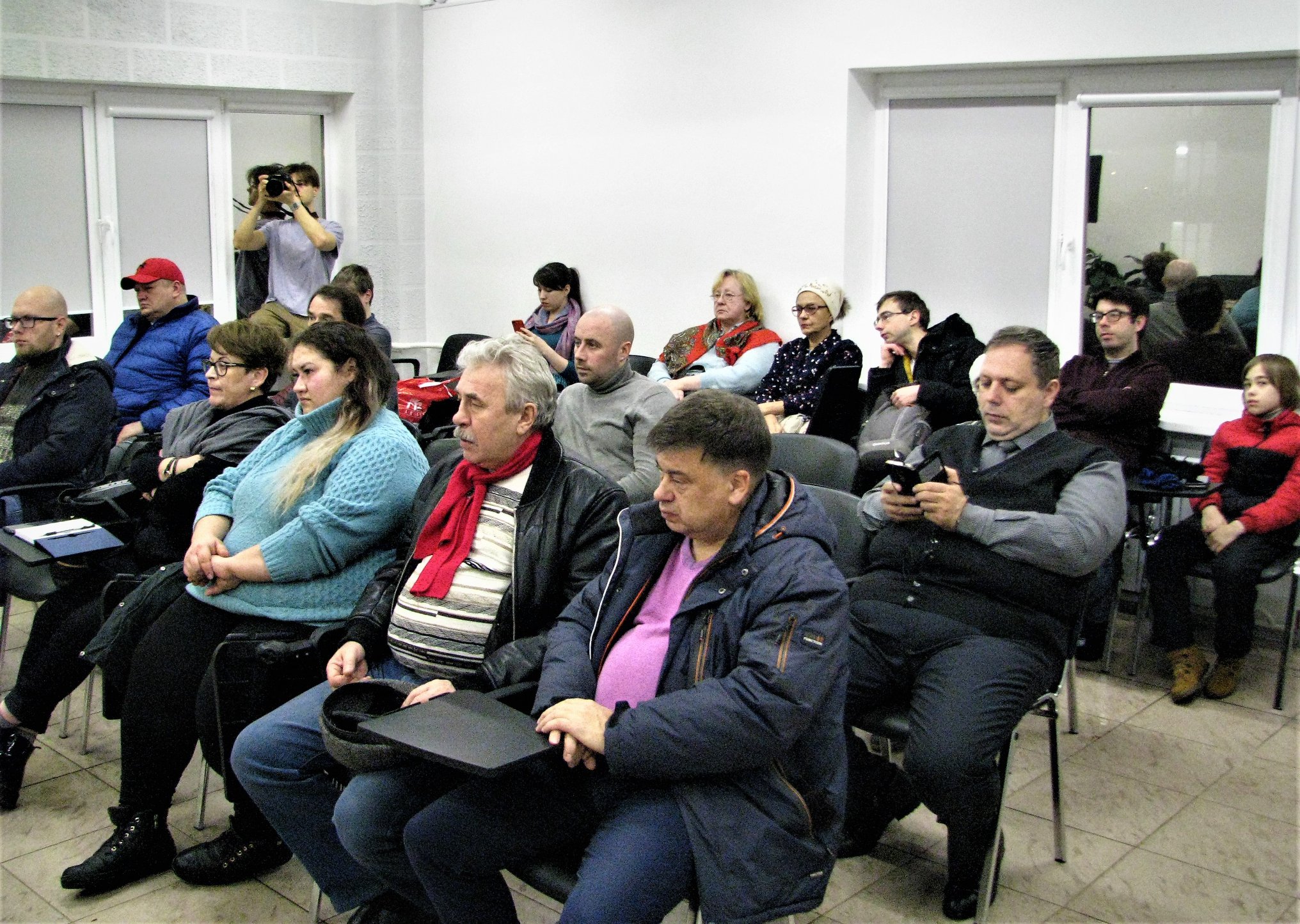 В Петербурге жители создали альтернативный совет депутатов после нечестных выборов