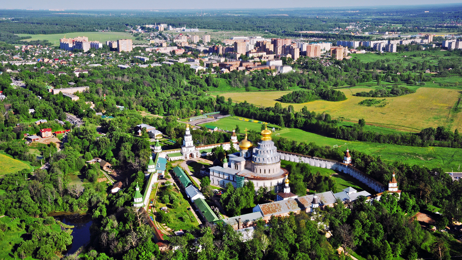 Московская область фото. Звенигород. Г Звенигород Московская область. Звенигород центр города. Русская Швейцария в Подмосковье Звенигород.