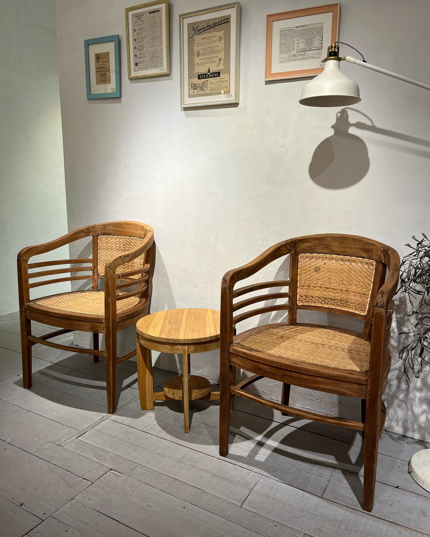 vintage rattan×teak armchair 】チーク材のフレームに、座面と