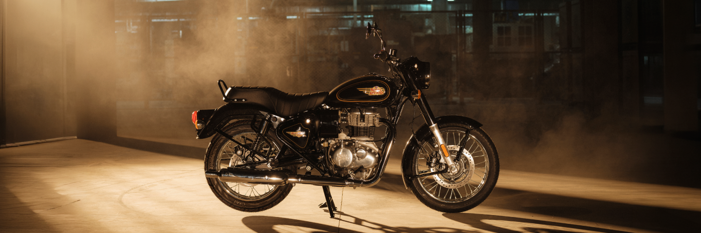 If it’s that steady thump that turns heads, the Bullet 350 is your kind of ride. Test it at Manzil Motors.