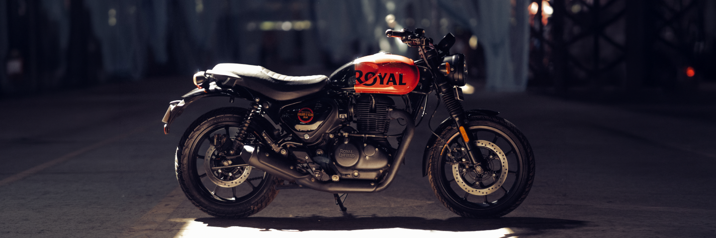 Urban, quick, and a bit Gen-Z coded. Try the Hunter 350 at a Manmohan Auto Stores, Chandigarh
