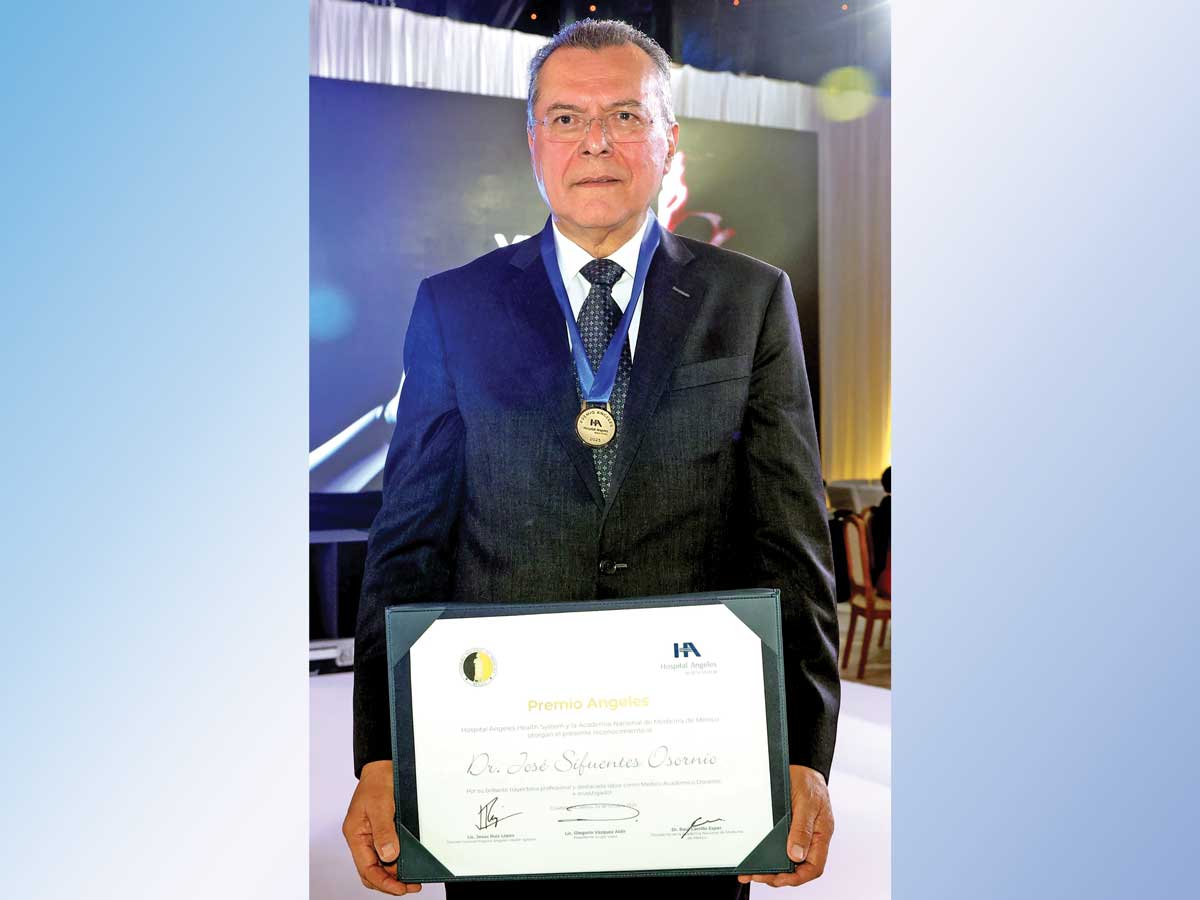 Reconocen contribuciones a la sanidad mexicana.