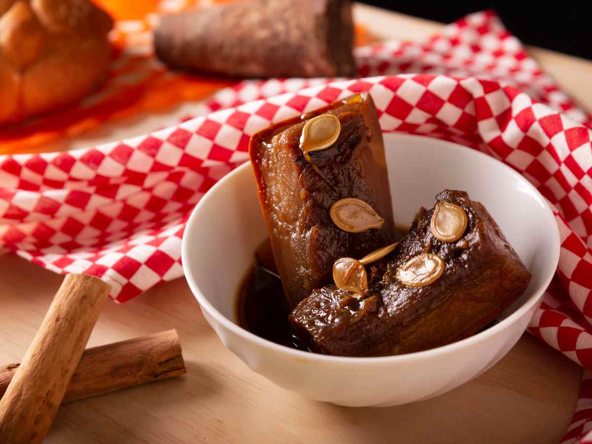 El origen de la “fruta en tacha” y sus ingredientes.