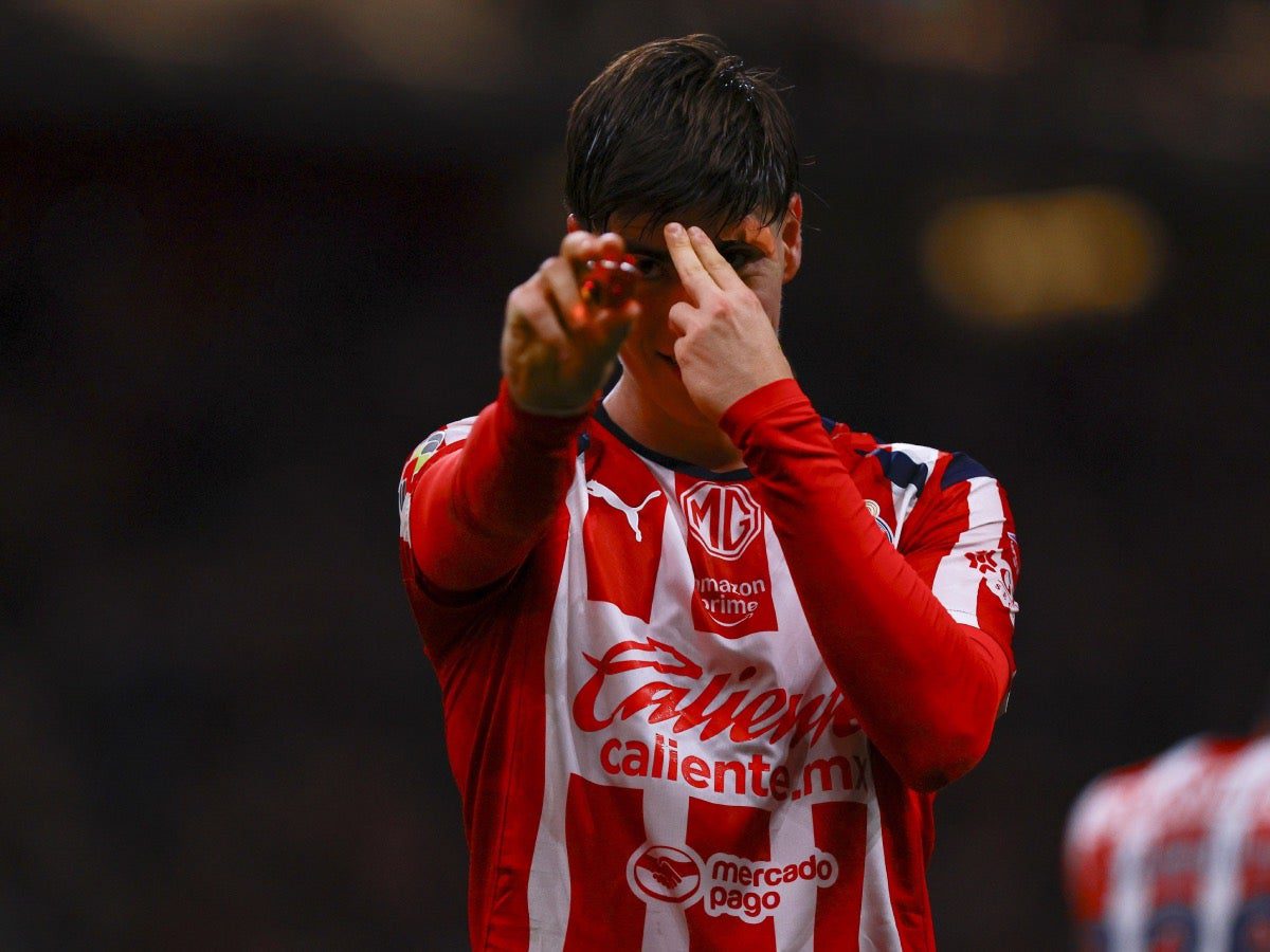 Chivas consolida su racha triunfal en la Liga MX.