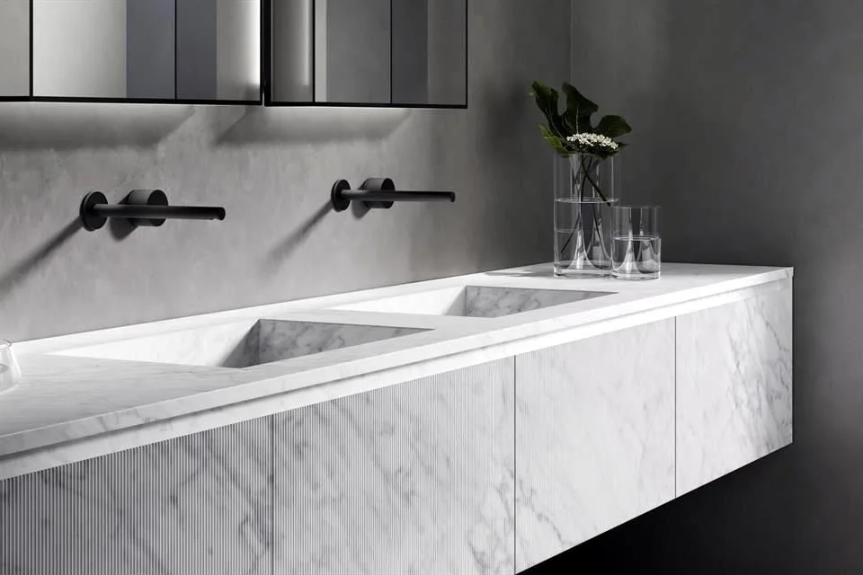 La piedra revoluciona el diseño del baño contemporáneo.