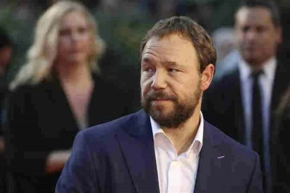 El autor de ‘Adolescencia’ lanza un nuevo proyecto: Correspondencia para descendientes.