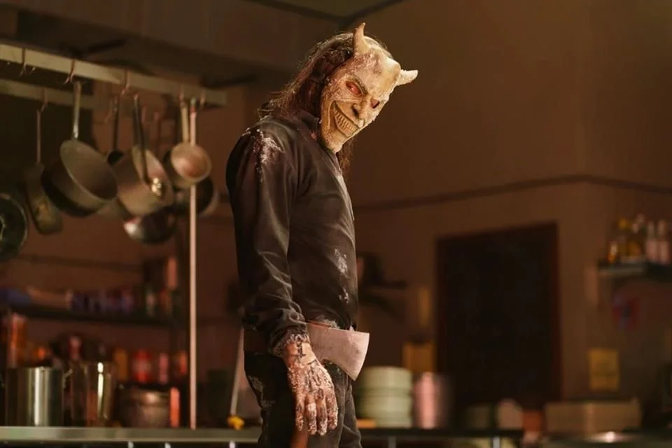 Teléfono Negro 2: Profundidades, Diálogos y el Temor