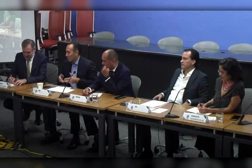 Oposición se opone a cambios electorales de 2027.