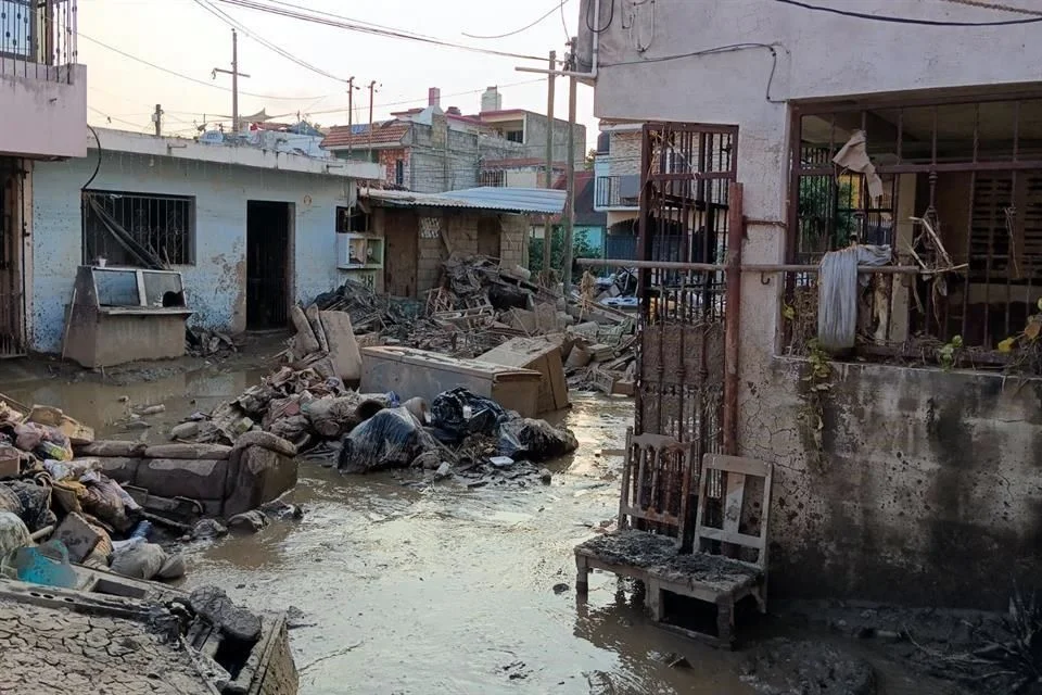 Se solicitará ayuda en Poza Rica por la acumulación de lodo.