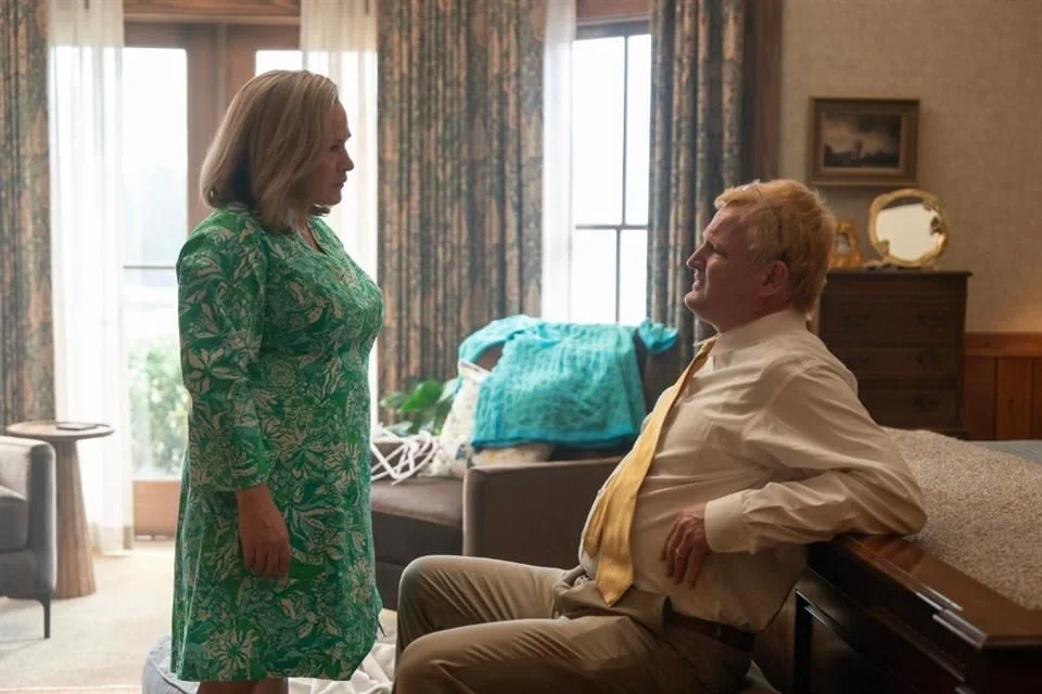 Elenco de “Tragedia americana” con Patricia Arquette y Jason Clarke.