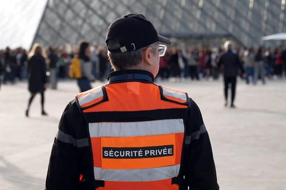El Banco de Francia recibe obras de arte del Louvre tras un robo.