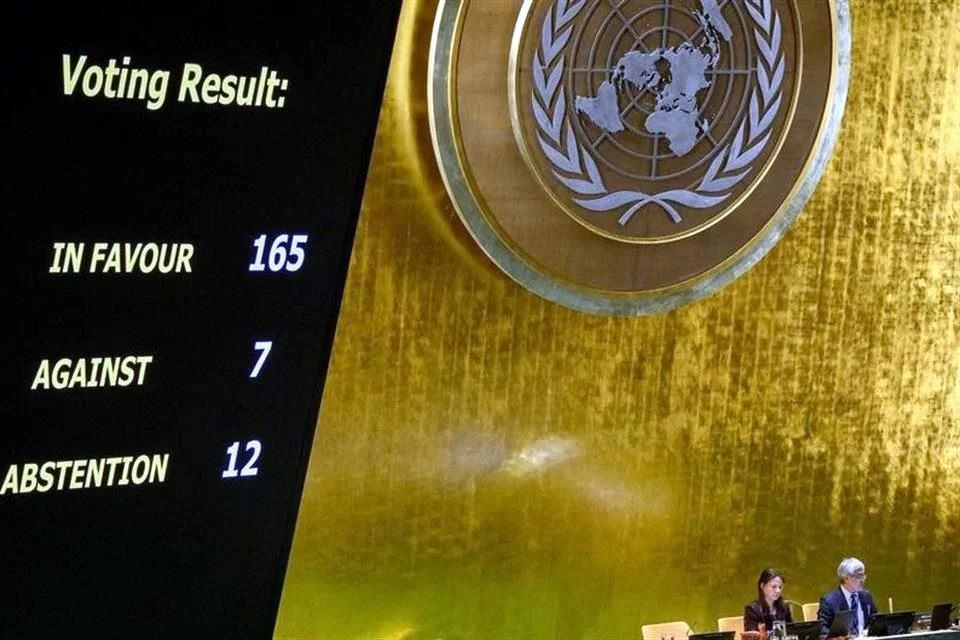 El gobierno defiende la independencia de la política exterior nacional frente a las críticas de Landau.