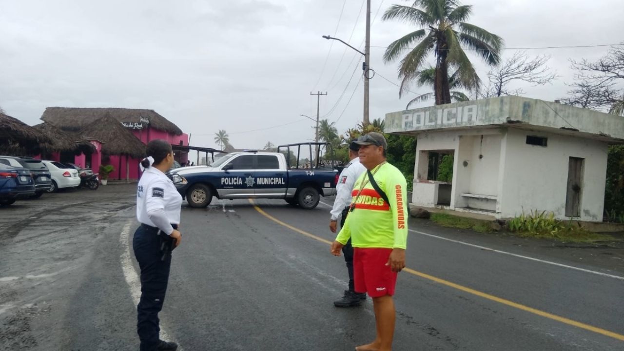 Colima: El mar se retira, playas de Colima cerradas tras el paso de Priscilla
