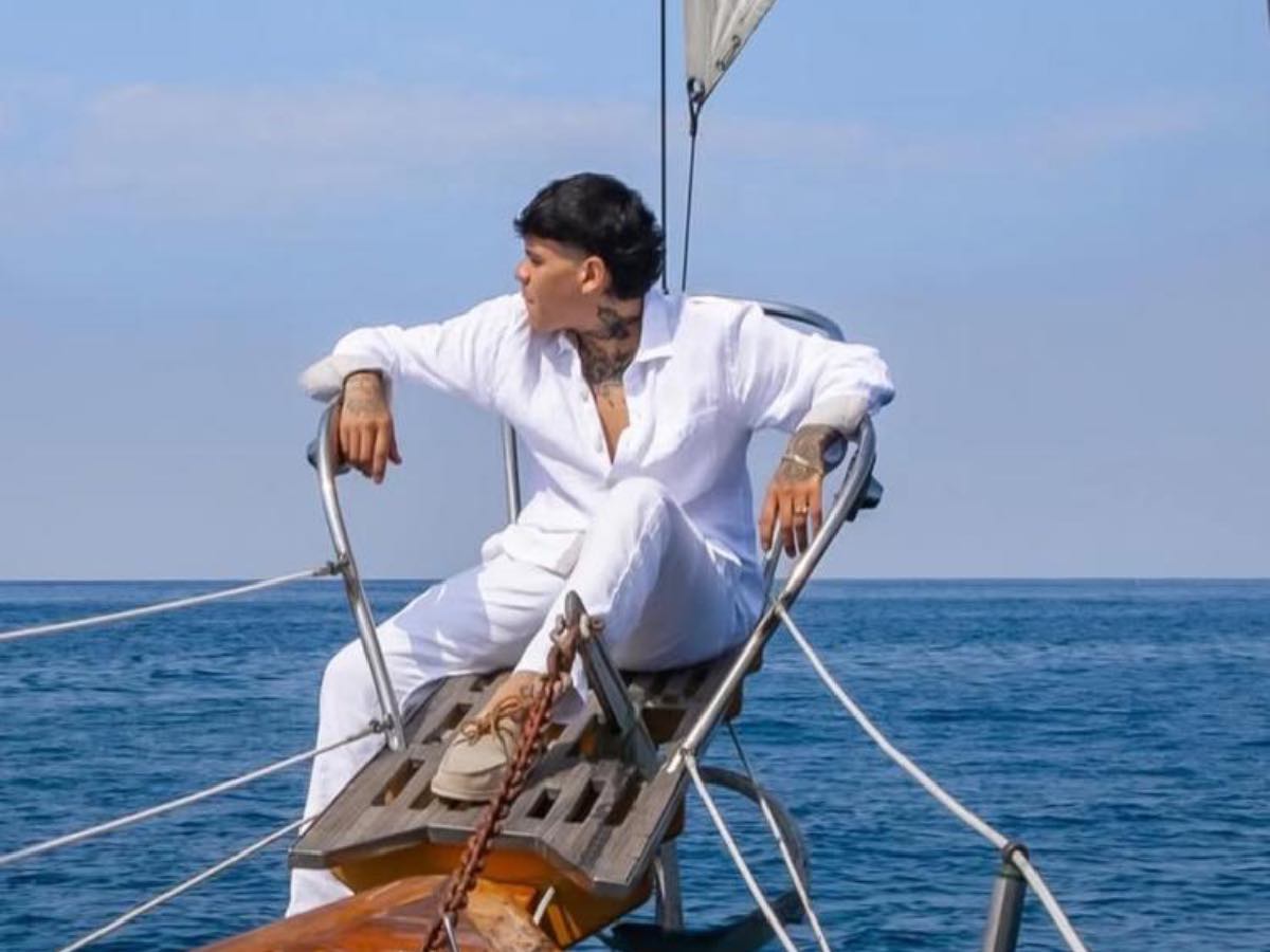 Junior H explica el retraso en sus shows: “Estuve demorado, pero no fallé”.