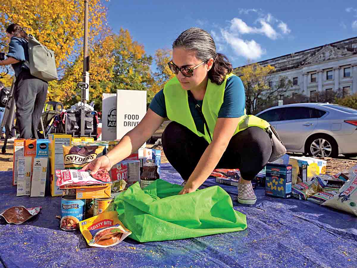 Asistencia alimentaria federal mantiene servicio a pesar de la paralización del gobierno gracias a recursos de emergencia.