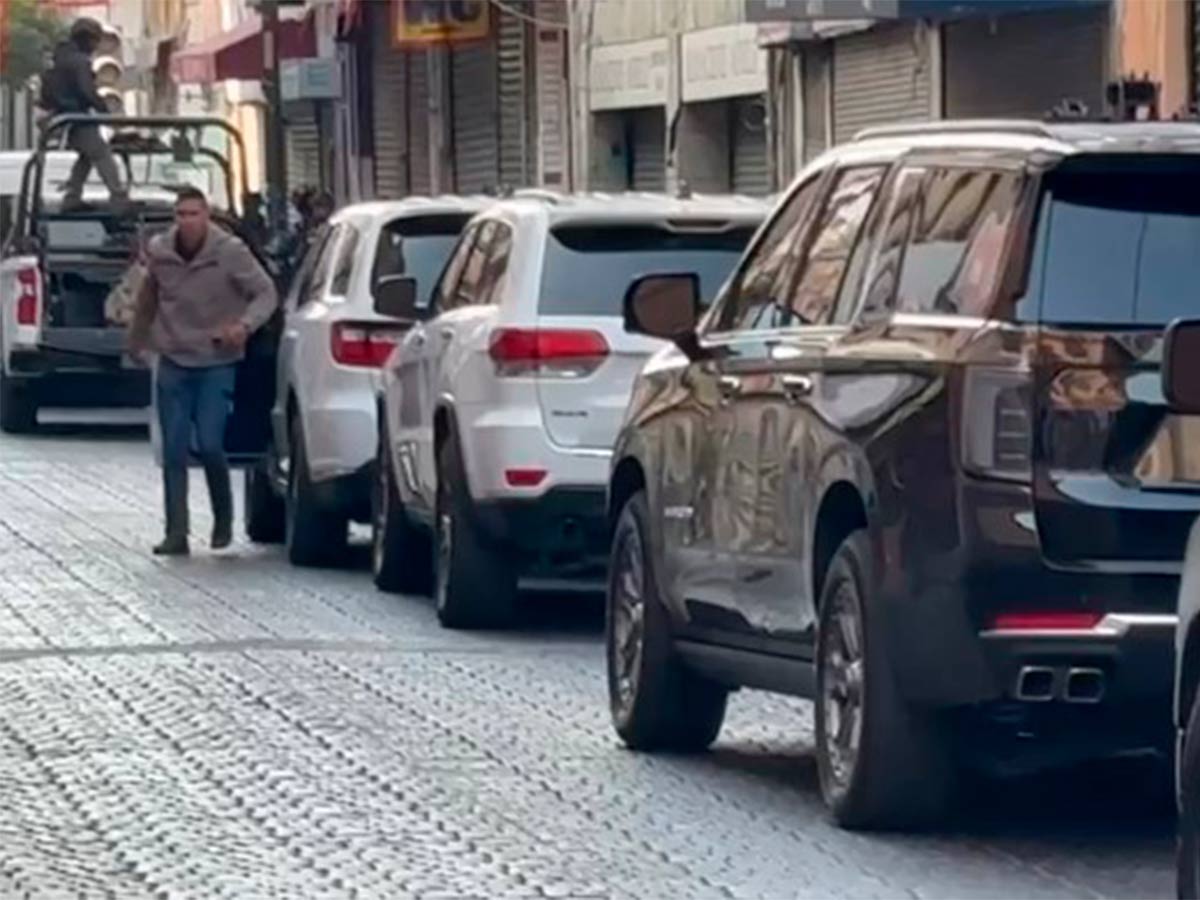 Seguridad deja Palacio Nacional, habrá anuncio.