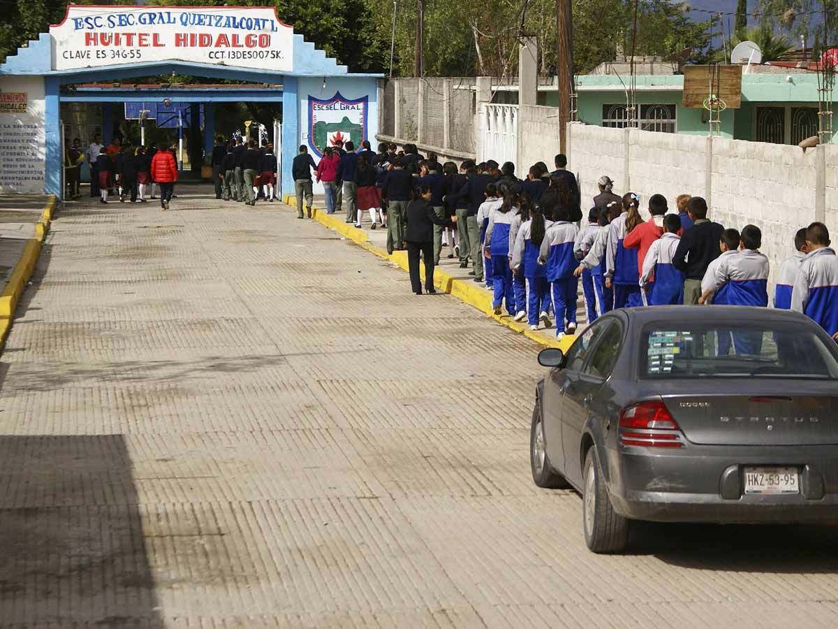 Temperaturas bajas fuerzan suspensión de clases en Puebla, Hidalgo y UV.