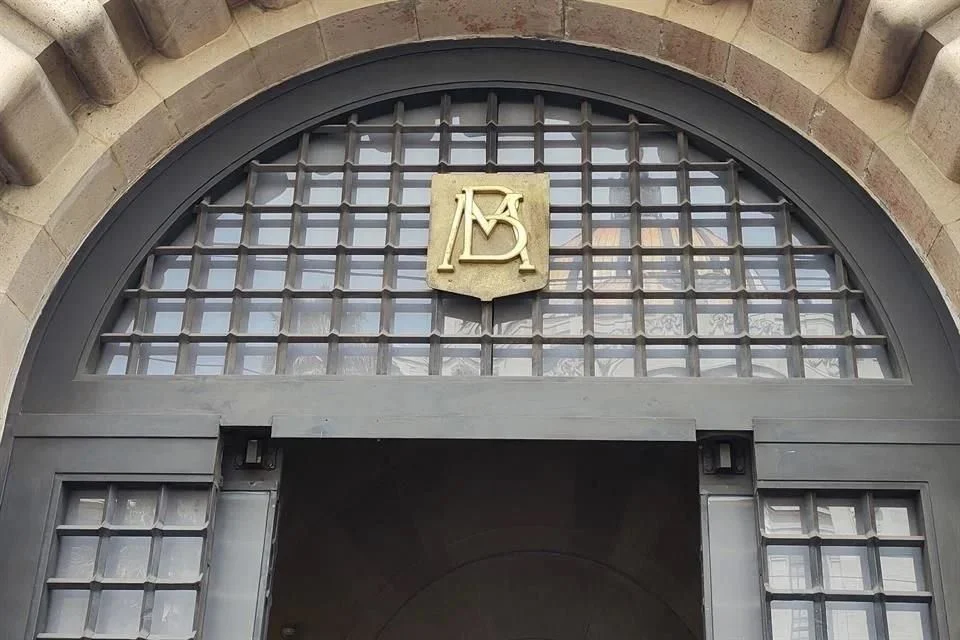 Banco de México recorta previsión de crecimiento para 2025 al 0.3%