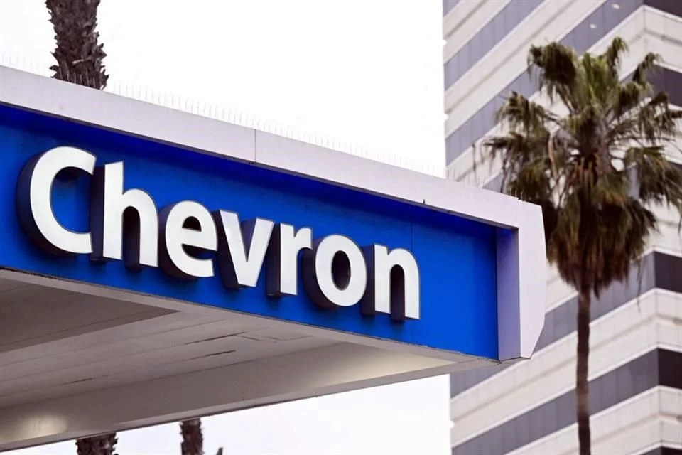 Chevron compra acciones de Lukoil.
