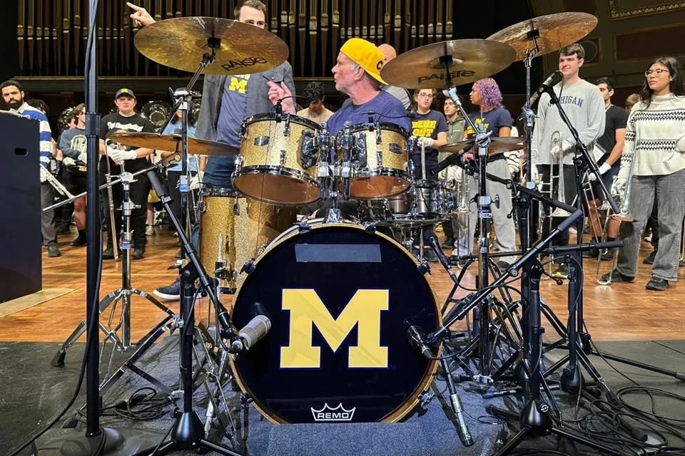 Músico de Red Hot Chili Peppers apoya la educación musical