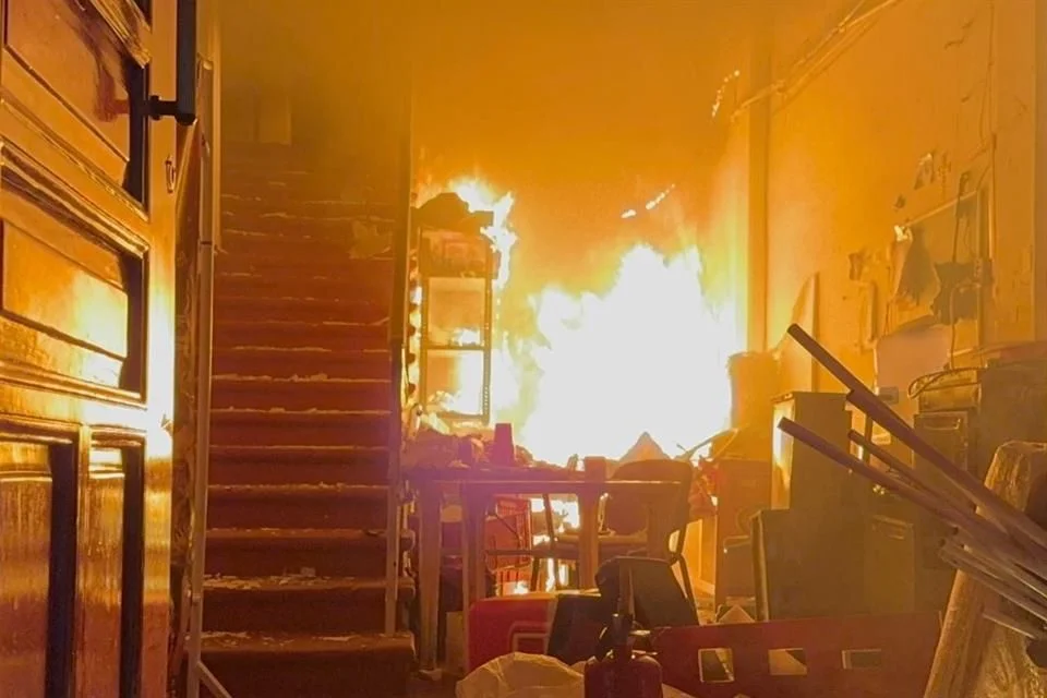 Ataque incendiario contra sede del gobierno en Apatzingán.