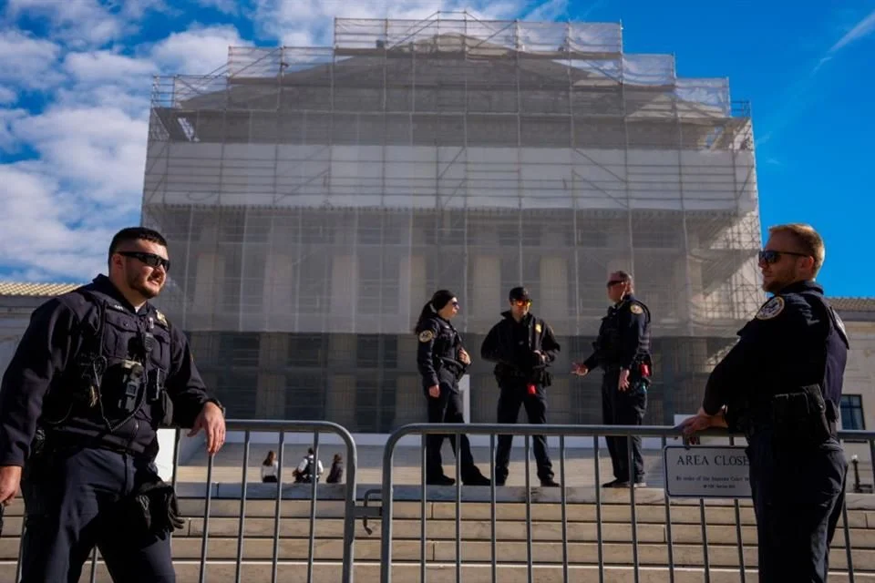 La Corte Suprema de Justicia revisa la legalidad de los gravámenes de Trump.