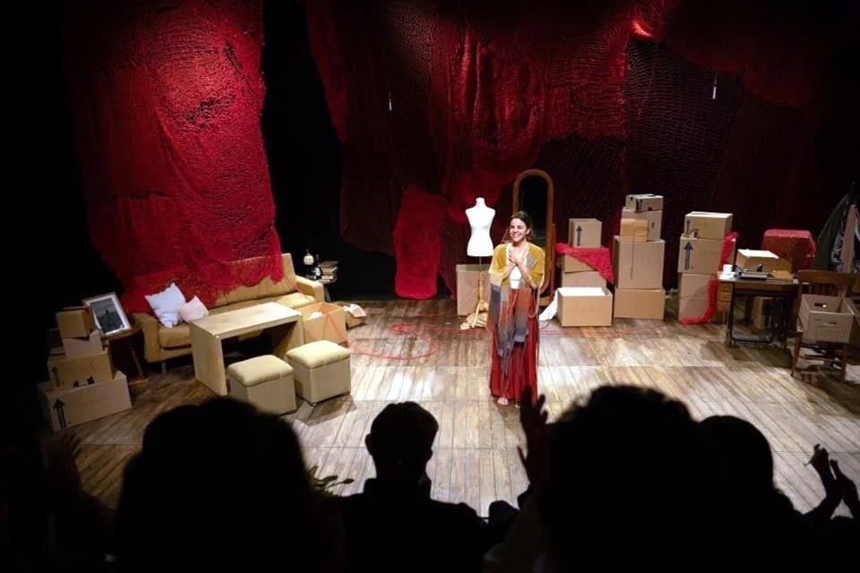 Confección teatral: un grito contra la violencia