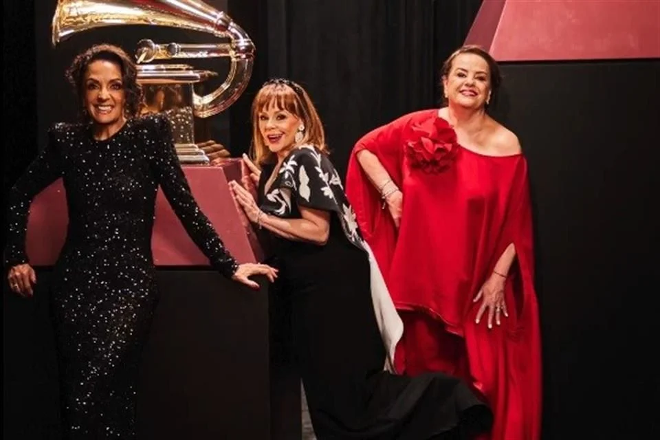 Latin Grammy honra a Pandora y Bunbury por sus carreras artísticas.