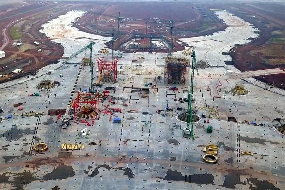 Presión a empresarios de la obra del NAIM