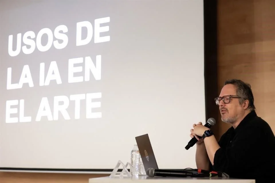 El arte y la inteligencia artificial bajo la lupa de Lozano-Hemmer: un análisis crítico.
