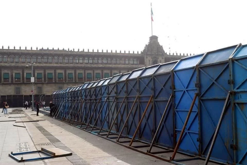 Protesta anarquista y de la CNTE bloquea Palacio Nacional