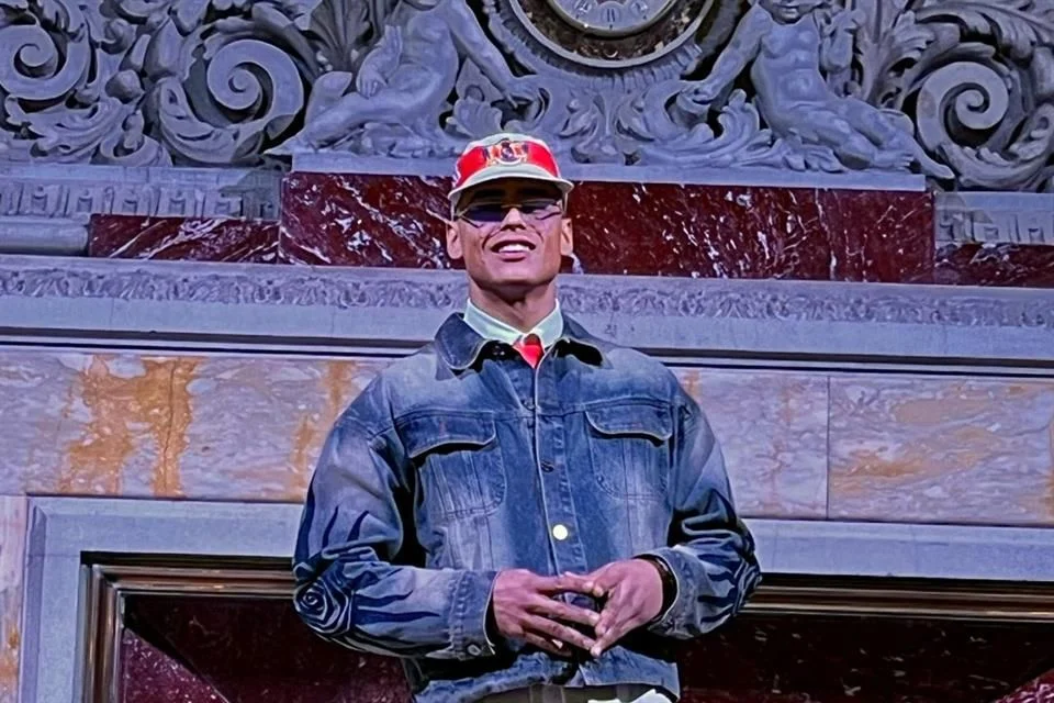 Adán Cruz en el Metropólitan: ¿Un asalto al escenario con su rap?