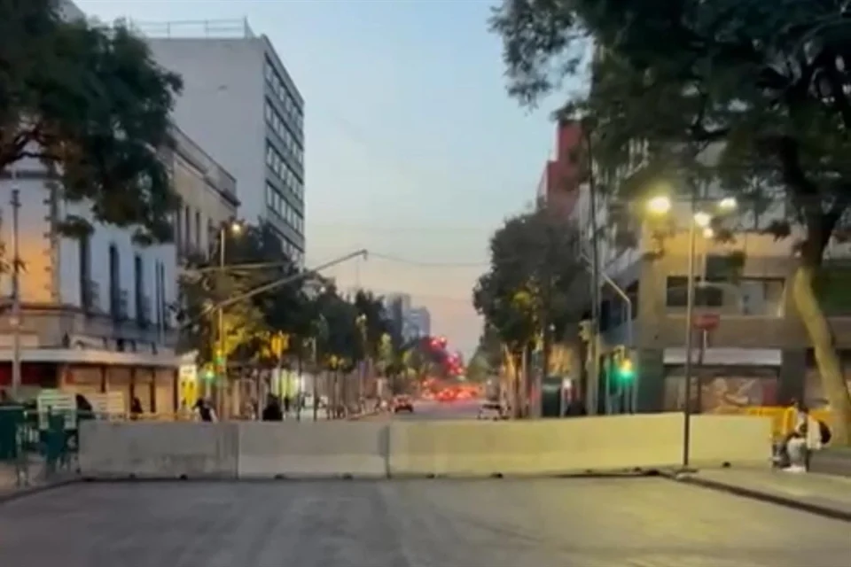 Ampliación de barreras de seguridad previo a manifestación Z.